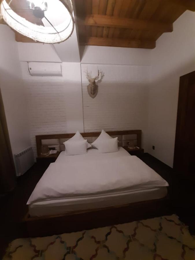 Hotel Alpen Park à Chimkent Extérieur photo